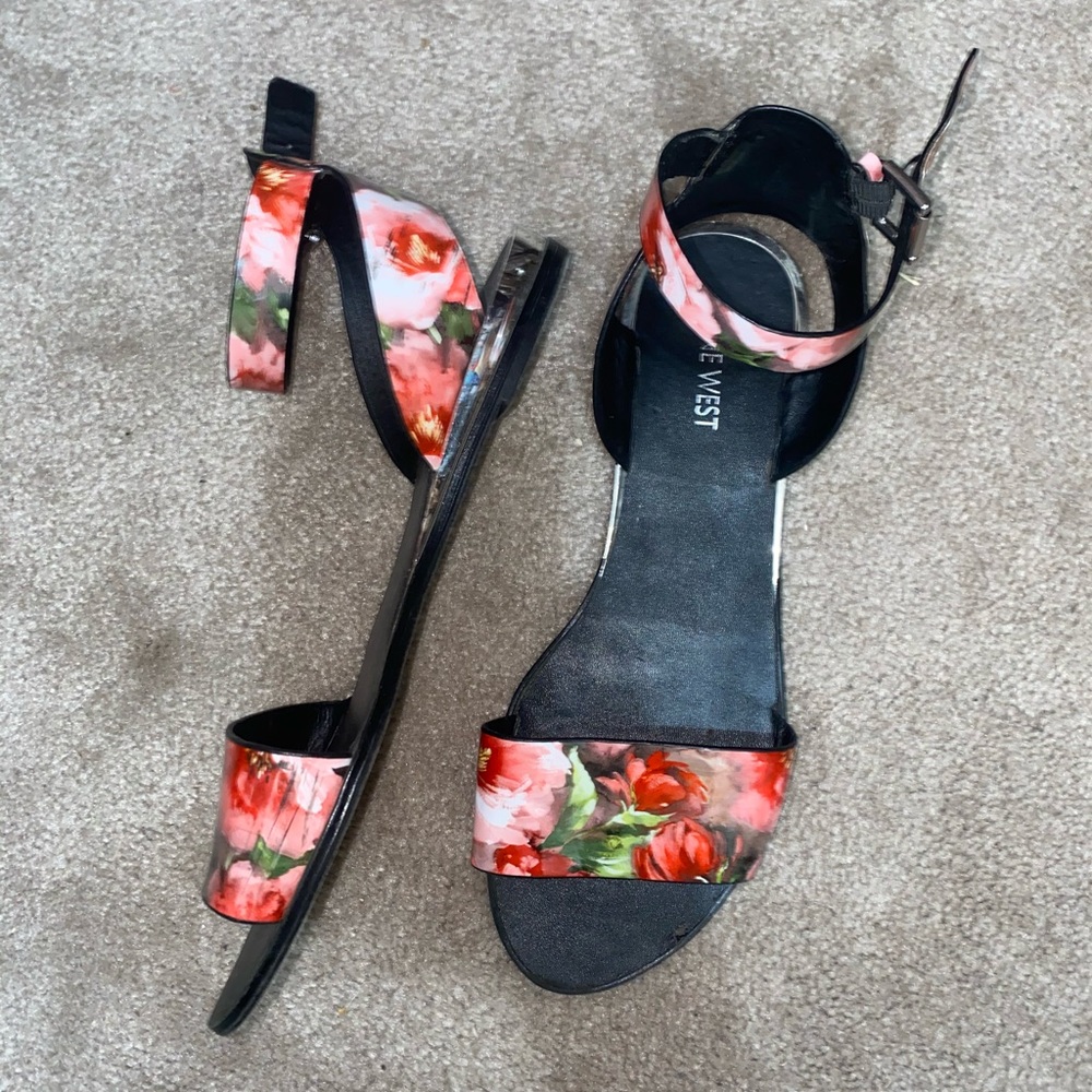 Shoe